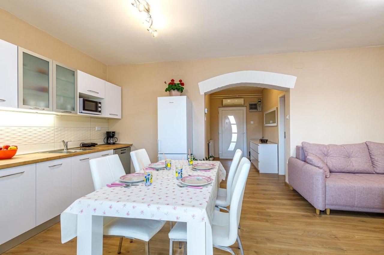 Danijela - Gortanova Uvala Apartman *